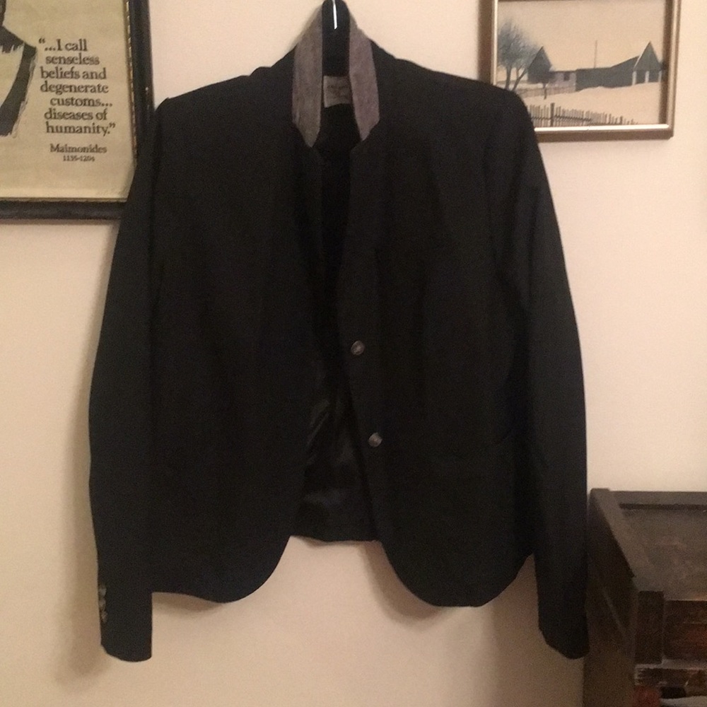Size 14 Gap Academy black blazer tortoise buttons